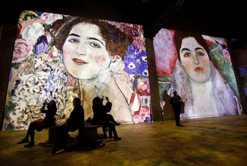 atelier-des-lumieres-immersive-klimt-exhibition Immersive Klimt exhibition at the Atelier des Lumières in Paris