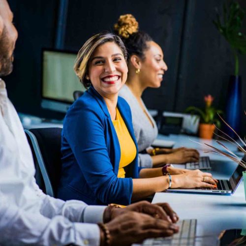 bureau-france equipe de travail dans bureau