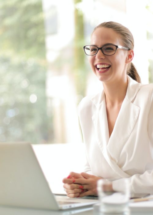 woman-studying woman smiling and working