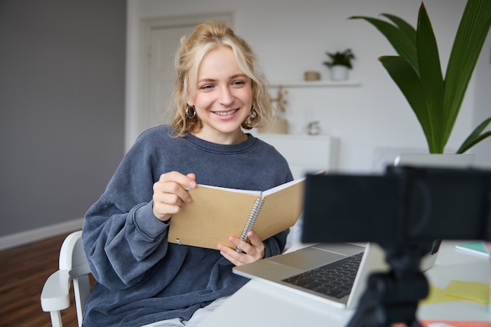 Learning French grammar with Instagram